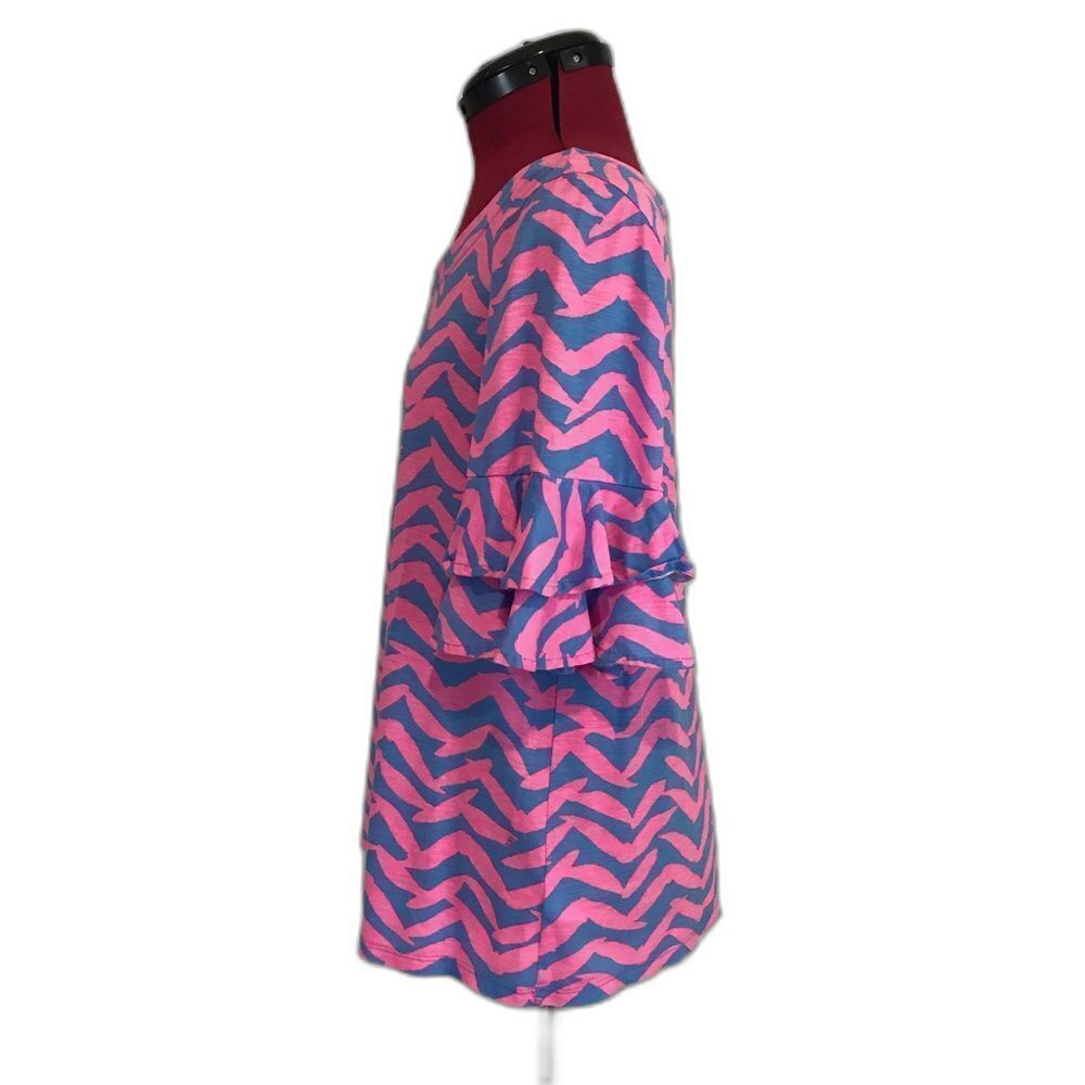 Lilly Pulitzer Lula Top Size Medium Pink & Blue Ruffle Sleeve Got Lucky Print - Picture 11 of 12